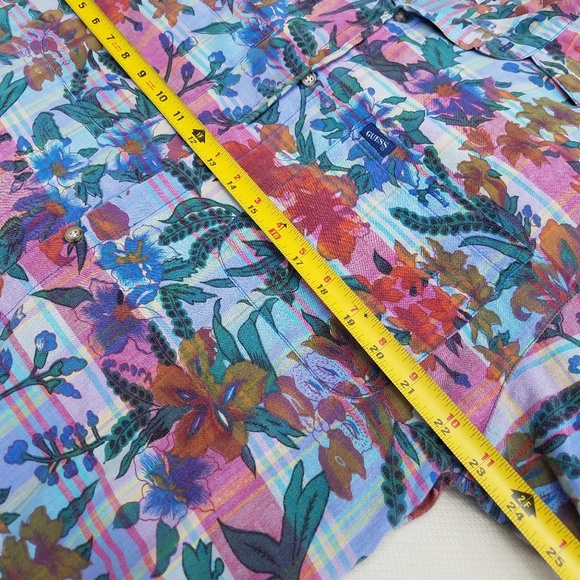 Vintage Guess Hawaiian Button up Shirt - Picture 7 of 7